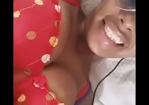 Novinha morena pelada